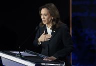 "Você não está concorrendo contra Biden, você está concorrendo contra mim", diz Kamala a Trump