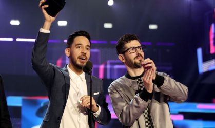 Guitarrista Brad Delson revela que não sairá em turnê com Linkin Park
