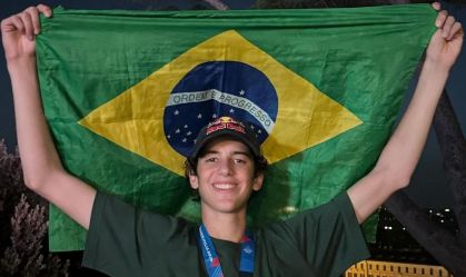Brasileiro de 15 anos bate medalhista olímpico e vence Mundial de Skate Vertical