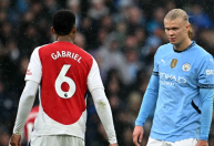 Ídolo do Arsenal detona Haaland após bolada em brasileiro