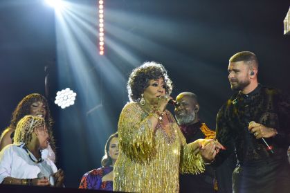 Alcione recebe homenagem de grandes nomes da música brasileira no palco Sunset do Rock in Rio 2024 neste domingo (22)