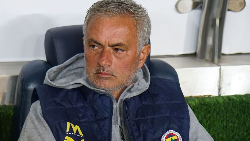 Técnico português José Mourinho • Ahmad Mora/Getty Images