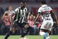 Luiz Henrique, do Botafogo, recebe alta hospitalar e é aguardado no Rio