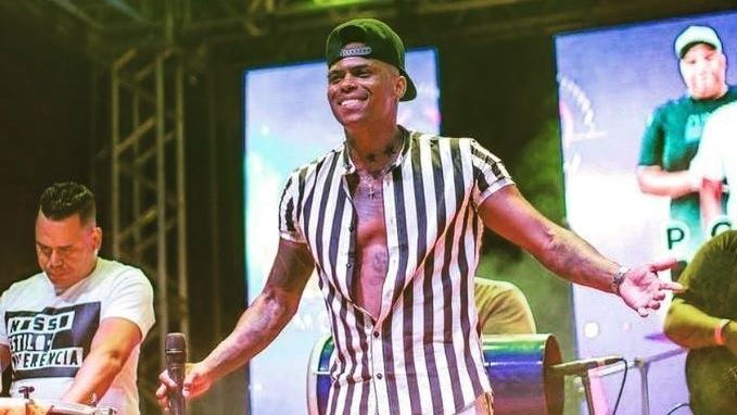 Maicosuel encerra carreira de jogador e vira cantor de pagode