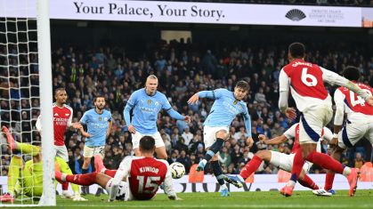 Manchester City e Arsenal durante partida pela quinta rodada da Premier League