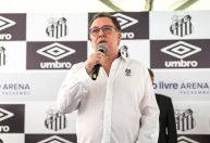 Presidente do Santos alfineta técnico: “Treina, treina e toma gols”