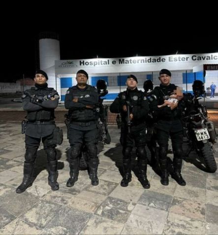 PMs salvam bebê de apenas 6 dias de vida de engasgo em Itaitinga (CE) • Polícia Militar do Ceará