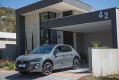 Peugeot 208 GT 2025: nova versão chega ao Brasil