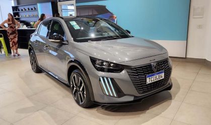 Novo Peugeot 208 é apresentado no Brasil e vendas começam em breve