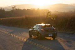 Peugeot 208 GT 2025: nova versão chega ao Brasil