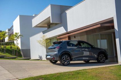 Peugeot 208 GT 2025: nova versão chega ao Brasil