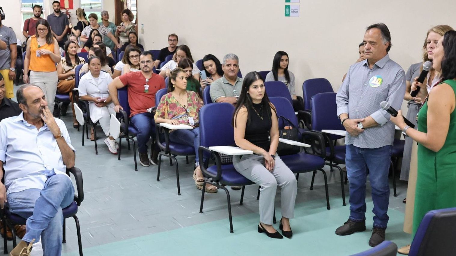 Em visita a maternidade, Tramonte (de camisa cinza) diz que precisa dar o apoio necessário para a saúde da cidade • Rodrigo Lima/Divulgação