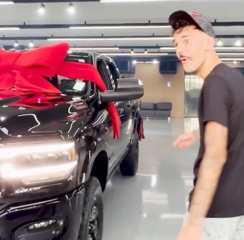 Artista já publicou um vídeo com a Ram • Instagram/Luan Pereira