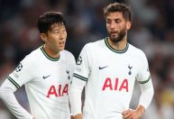 Jogador do Tottenham é suspenso por comentários racistas sobre companheiro