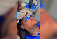 Torcedor tatua testa com assinatura de CEO do clube; veja