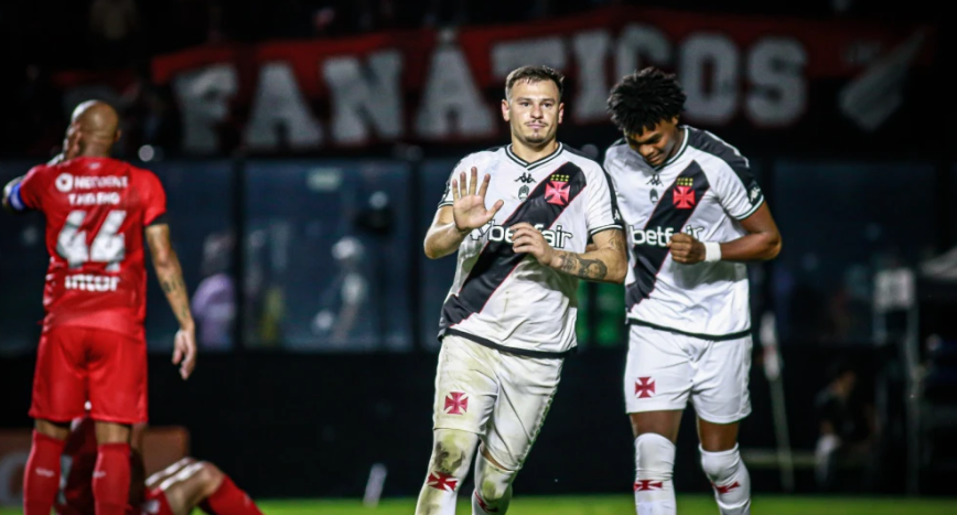 Vasco e Athletico-PR jogam pela Copa do Brasil