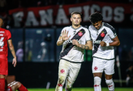 Em vantagem, Vasco desafia o Athletico por vaga na semifinal da Copa do Brasil