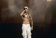 Veigh confirma álbum para 2025 e lança clipe gravado em Londres