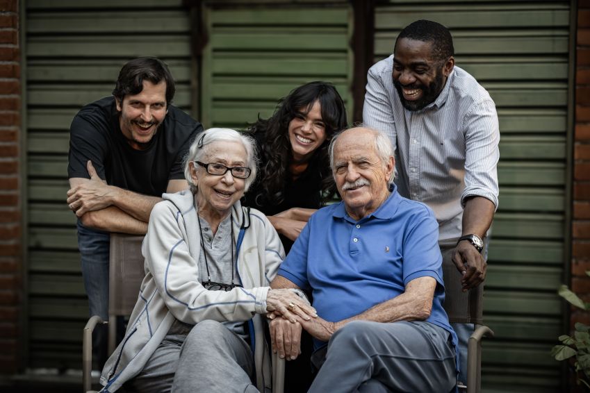 Elenco de "Velhos Bandidos" • Laura Campanella