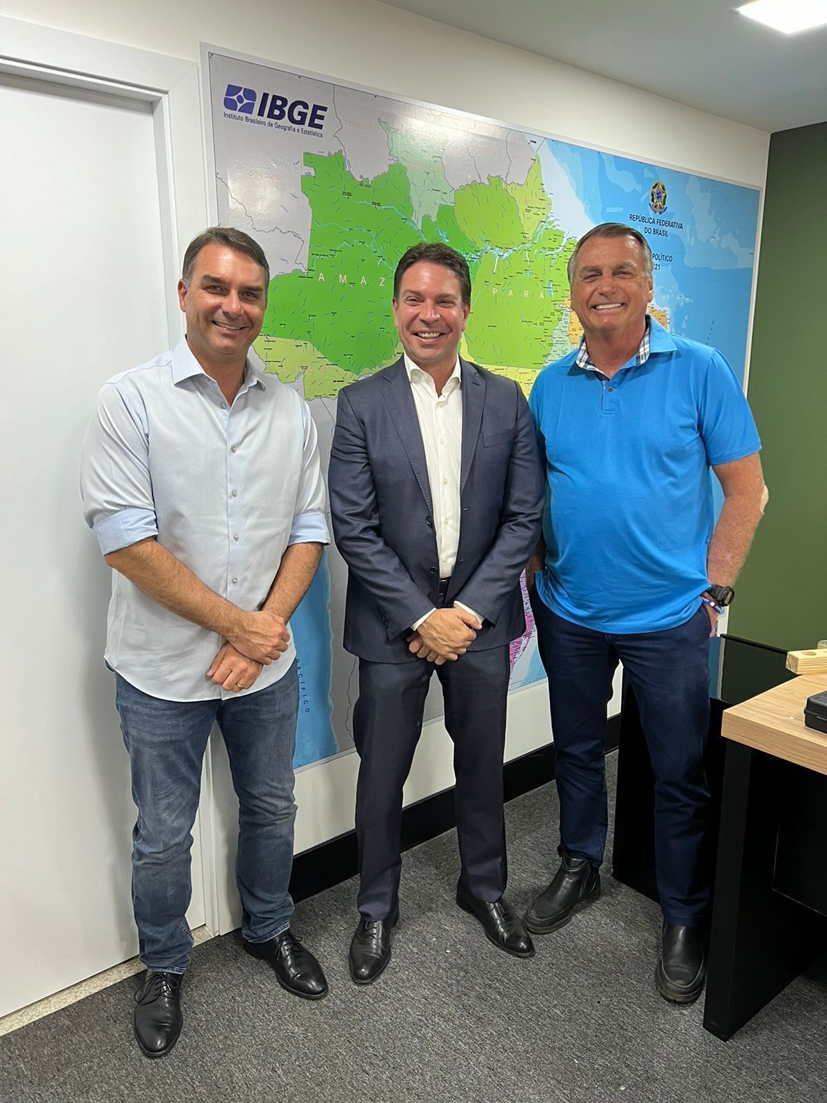 Alexandre Ramagem em encontro com o ex-Presidente Jair Bolsonaro em Brasília. • Divulgação