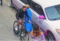 Vídeo: Sula Miranda tem celular roubado ao fotografar Claudete Troiano em limusine durante gravação em SP