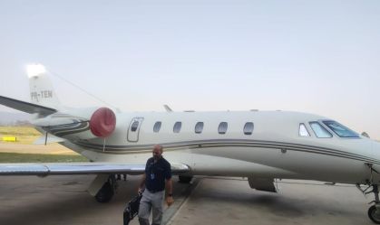 Avião registrado em nome de empresa de Gusttavo Lima é apreendido em operação