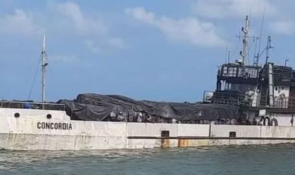 Marinha busca por tripulante desaparecido em naufrágio em Pernambuco