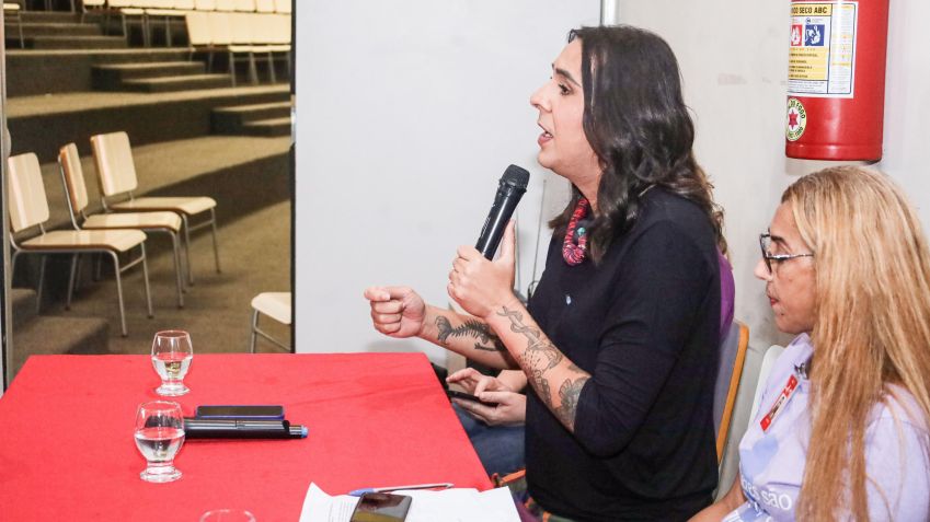 Duda disse que, se eleita, vai desburocratizar o acesso à PrEP (Profilaxia Pré-Exposição) durante campanha nesta quinta (19) • Divulgação