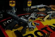 Suspeitos são mortos em armazém de armas durante confronto policial em Goiás