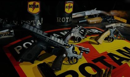 Suspeitos são mortos em armazém de armas durante confronto policial em Goiás