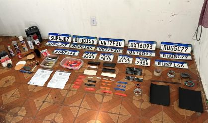Central de clonagem de veículos é localizada em operação na zona norte do Rio