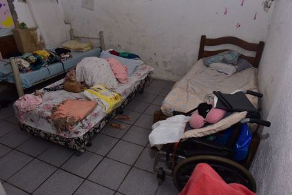 Abrigo clandestino fechado em Salvador (BA)