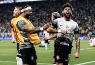 Yuri Alberto revela pedido de Memphis Depay por permanência no Corinthians