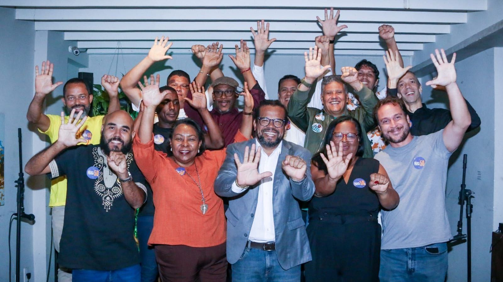 Kleber (de blazer, ao centro da foto) disse que, caso eleito, vai adotar uma política pautada pela defesa do Desenvolvimento Sustentável • Erlon Sousa/Divulgação