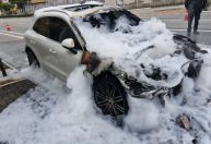 Porsche avaliado em mais de R$ 500 mil pega fogo em Balneário Camboriú (SC)