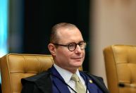 Zanin vota para manter suspensão de sistema de controle de bebidas