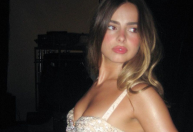 Do TikTok às paradas musicais: quem é Addison Rae, dona do hit "Diet Pepsi"