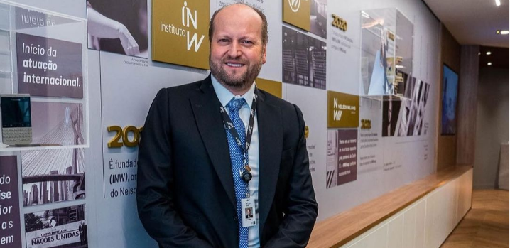 Capa da Forbes e milhões de seguidores: advogado...