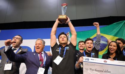 "Diferencial no mercado de trabalho", diz aluno que venceu prêmio mundial