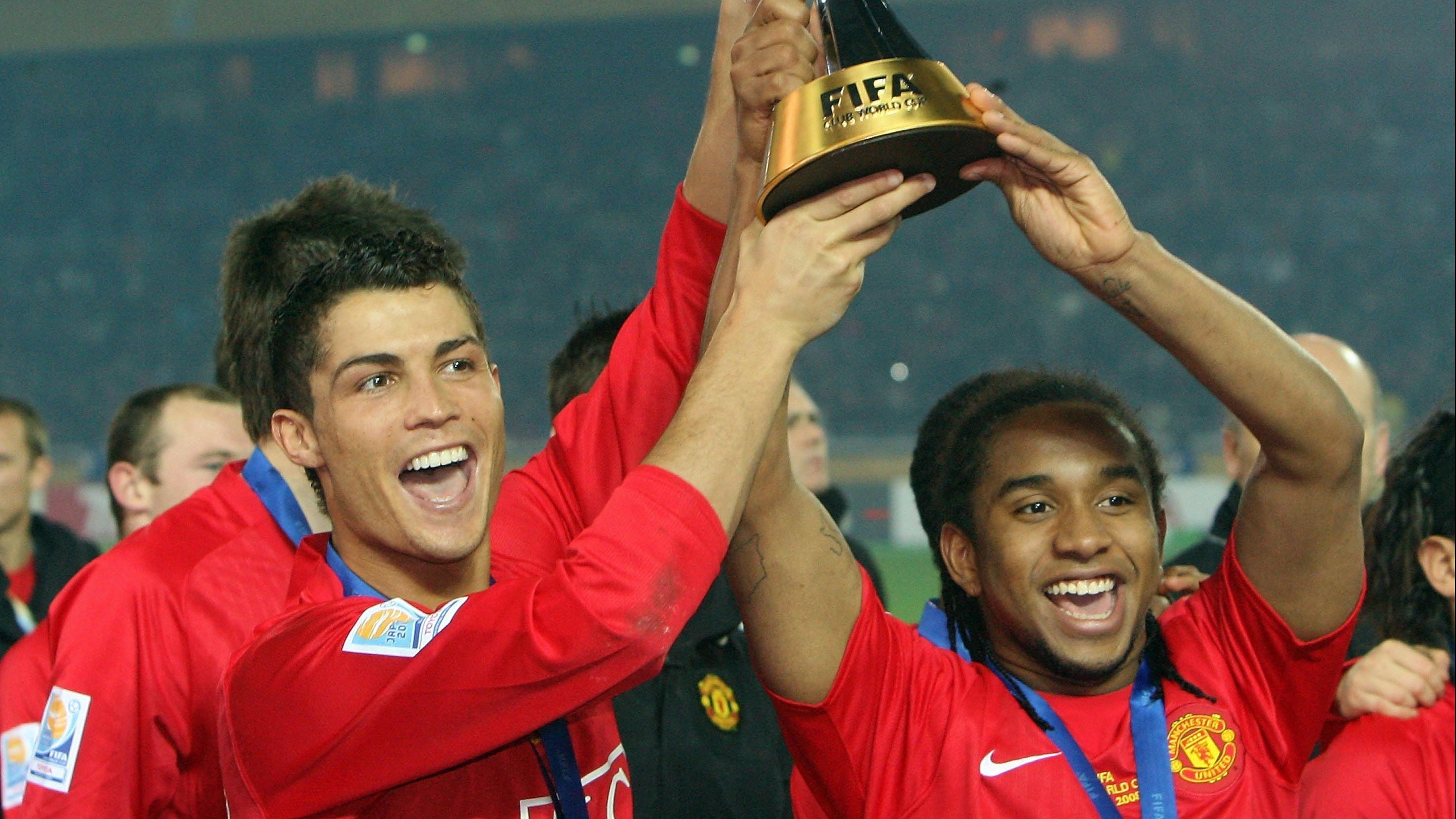 Cristiano Ronaldo e Anderson comemoram conquista do Mundial de Clubes
