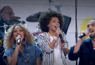 Filho de Aline Wirley e Igor Rickli encanta web ao cantar com os pais; assista