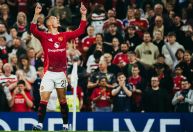 Após cinco meses, Antony volta a marcar gol pelo Manchester United