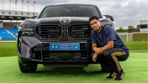 Bellingham com o modelo The XM, da BMW
