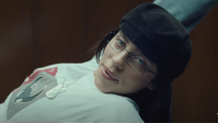 Billie Eilish vence como Artista do Ano no AMAs 2025
