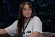 Billie Eilish diz que "odiava completamente" seu nome quando criança