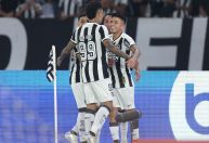 Botafogo vence o Corinthians com brilho de Almada e abre vantagem na liderança