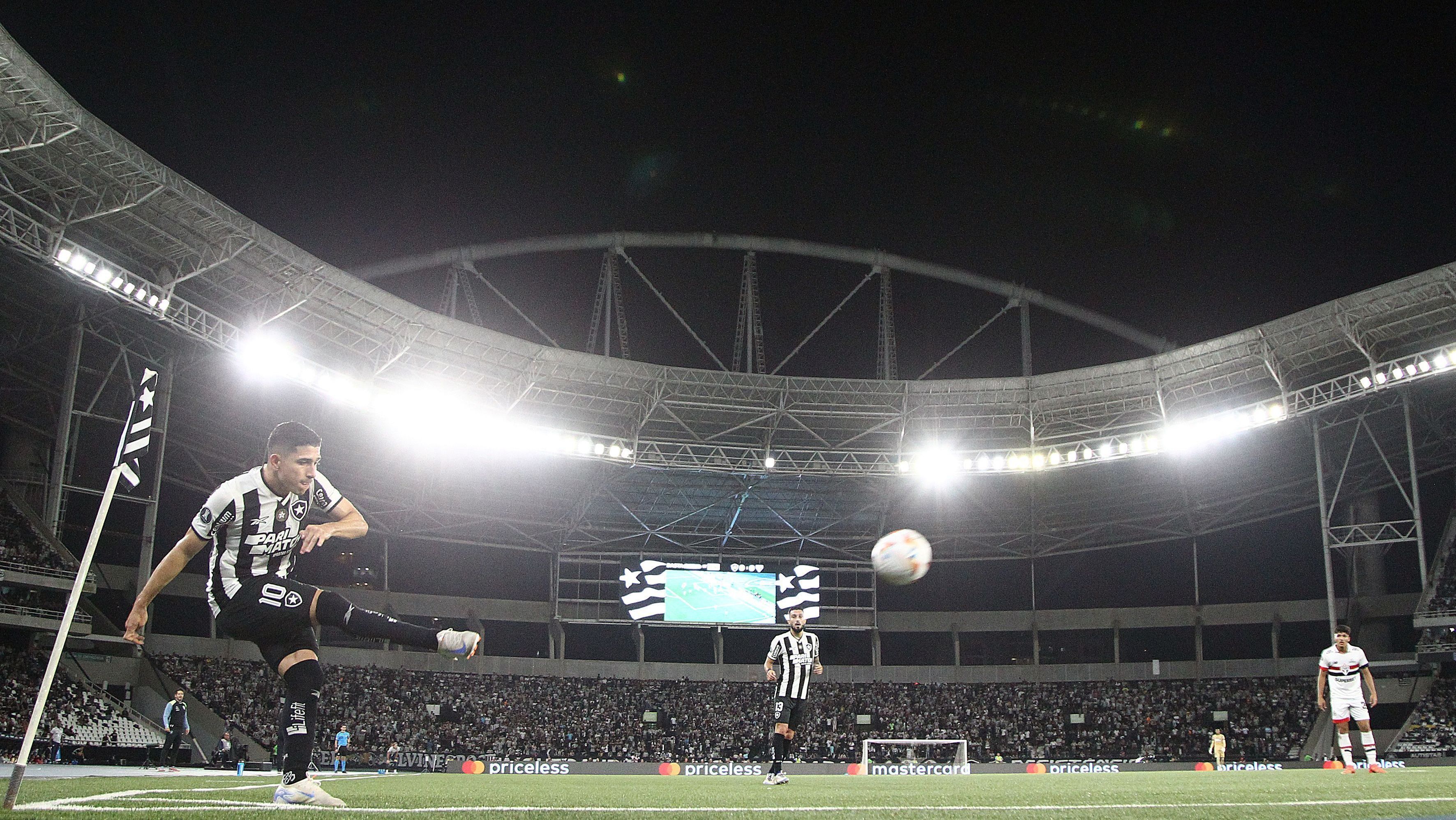 Savarino lamentou a falta de gol do Botafogo contra o São Paulo, pela Libertadores