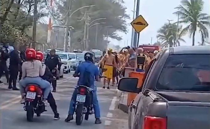 Briga entre torcedores de Flamengo e Peñarol na Praia da Macumba, no Rio