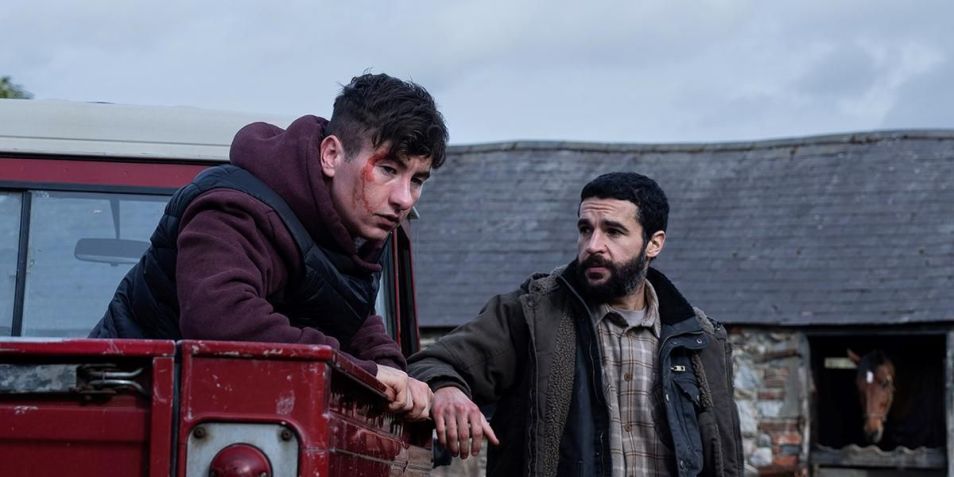 Barry Keoghan e Christopher Abbott em "Bring Them Down" • Divulgação
