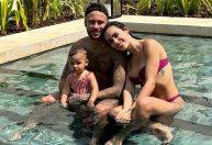 Bruna Biancardi e Neymar abrem álbum de fotos com Mavie em Dubai